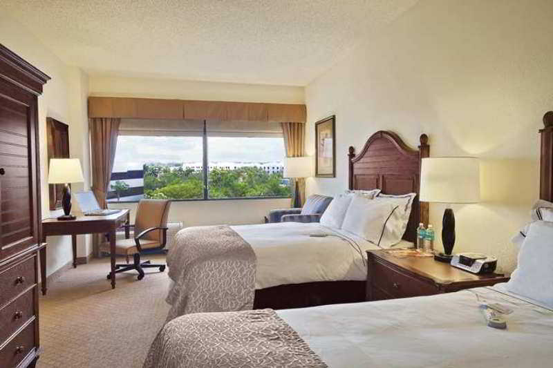 Doubletree By Hilton Hotel West Palm Beach Airport Room photo